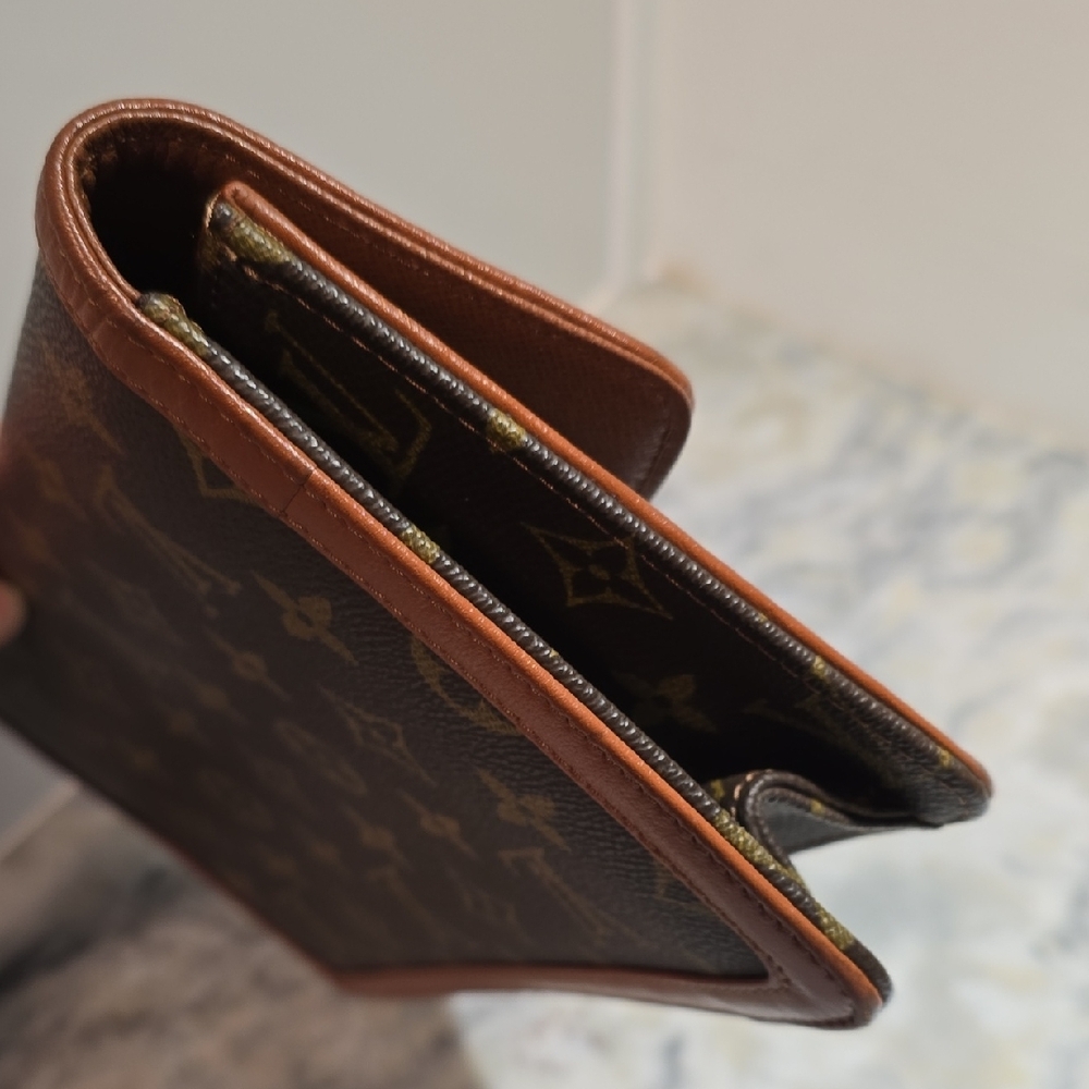 Louis Vuitton Monogram Clutch in Brown and Tan - Picture 3 of 16